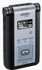 Roland EDLROL R-09SD digital recording interviews card machine