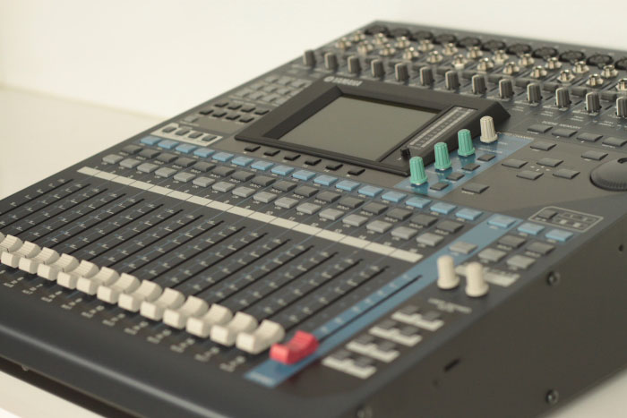Yamaha 01V96VCM 16-channel digital mixer